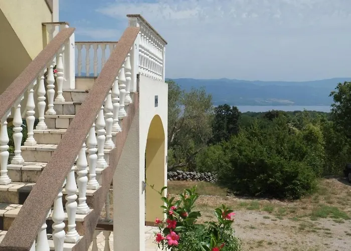 Hilltop Apartament *