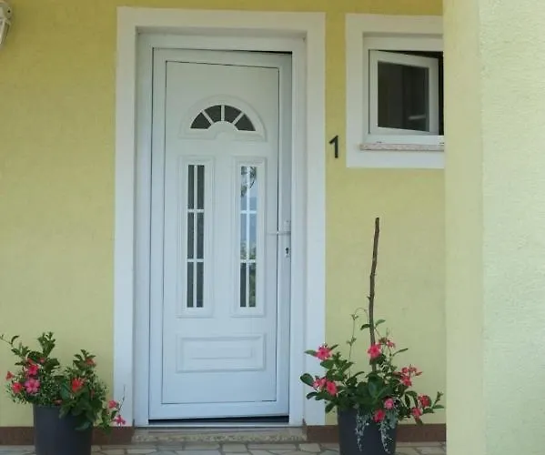 Hilltop Apartament Risika