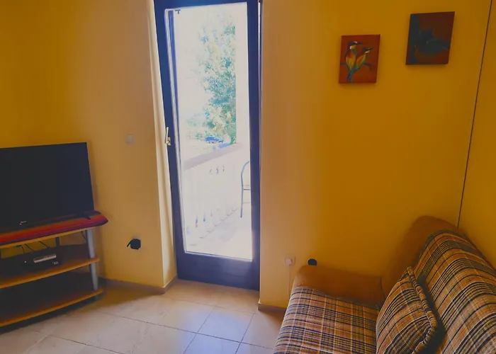 Hilltop Apartament *