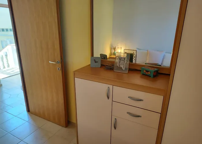 Hilltop Apartament *