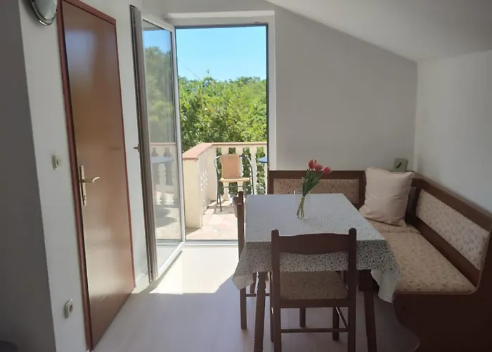 Hilltop Apartament Risika