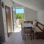 Hilltop Apartment Risika