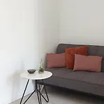 Hilltop Apartament *