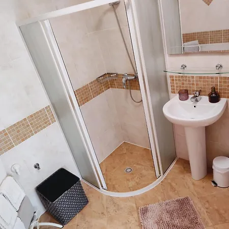 Hilltop Apartamento *