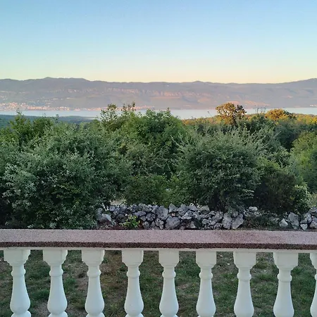 Hilltop Apartamento *