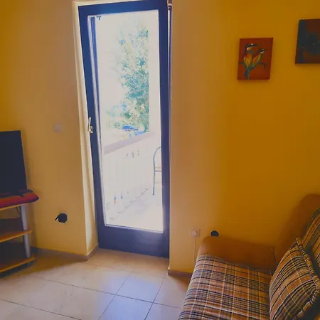 Hilltop Apartman *